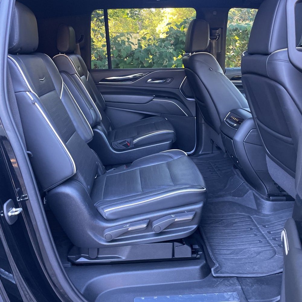 2022 Cadillac Escalade ESV Sport
