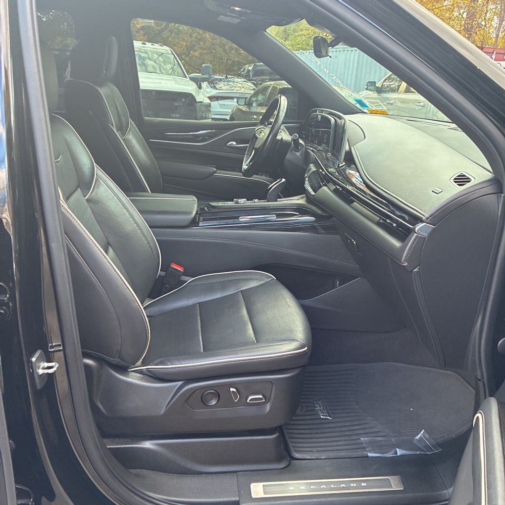 2022 Cadillac Escalade ESV Sport