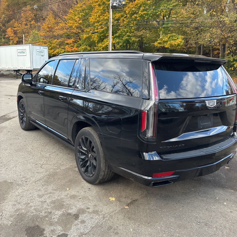 2022 Cadillac Escalade ESV Sport