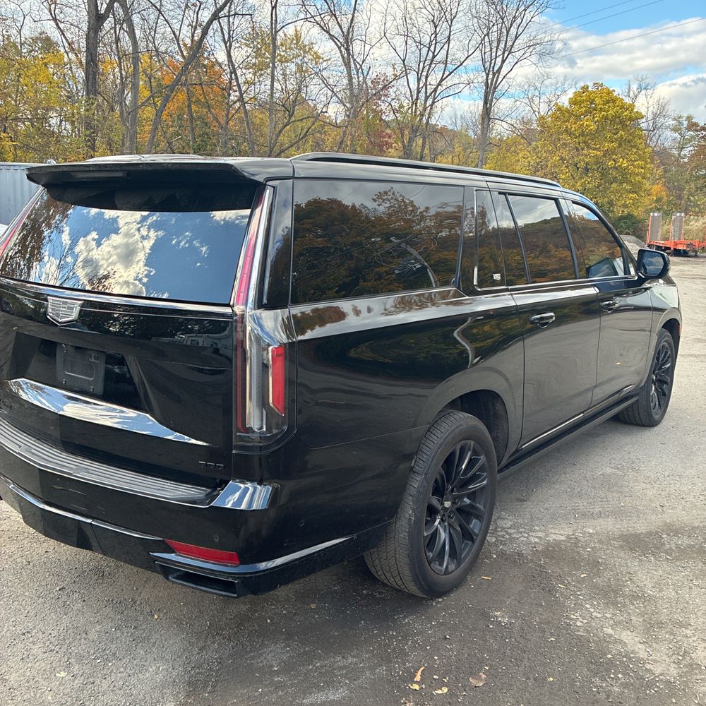 2022 Cadillac Escalade ESV Sport