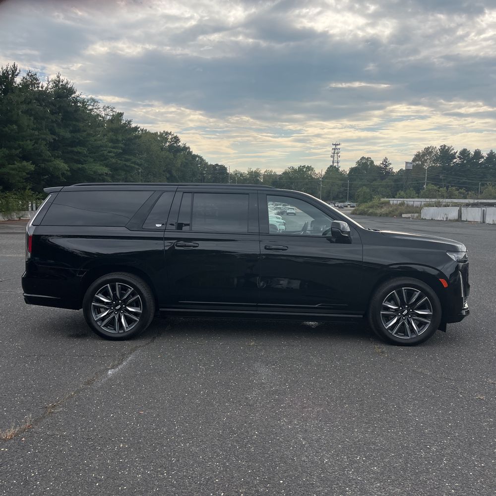 2024 Cadillac Escalade ESV Sport