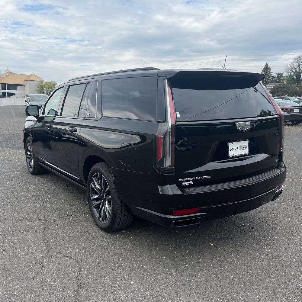 2024 Cadillac Escalade ESV Sport