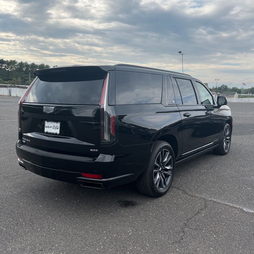 2024 Cadillac Escalade ESV Sport
