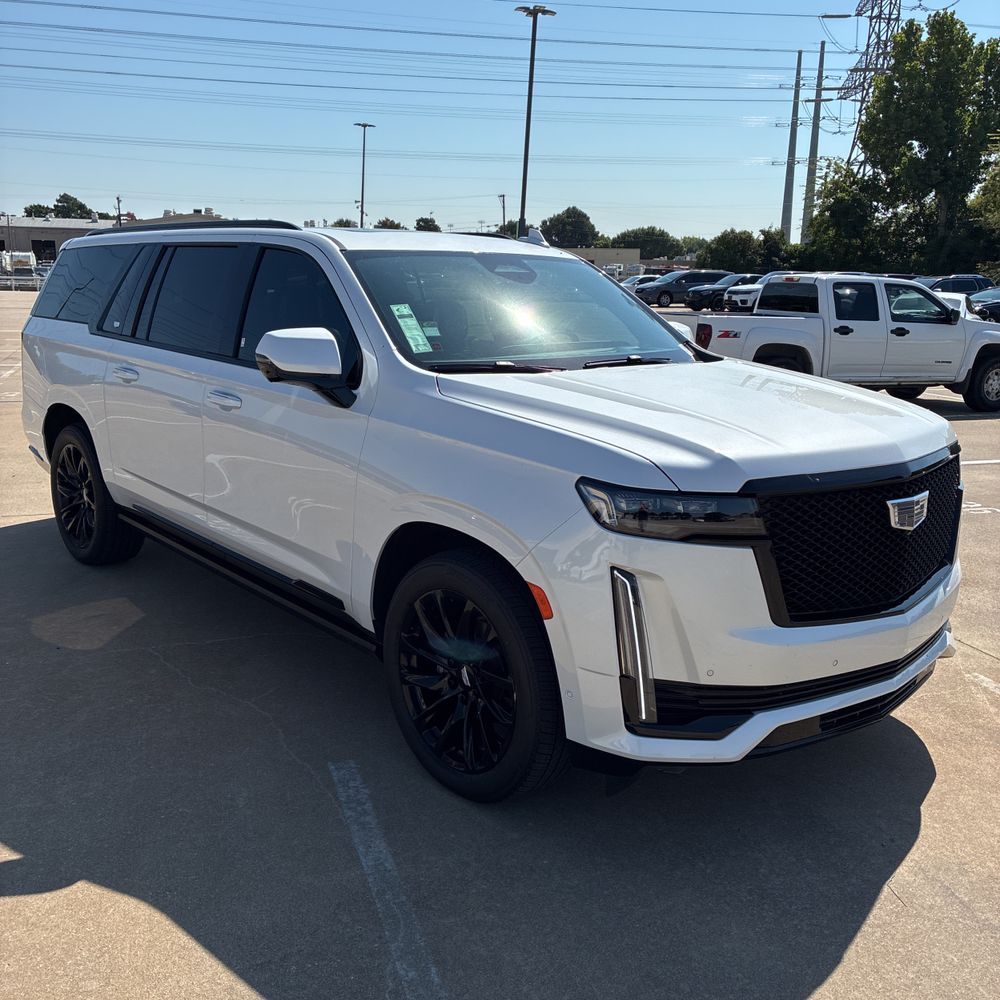 2023 Cadillac Escalade ESV Sport Platinum