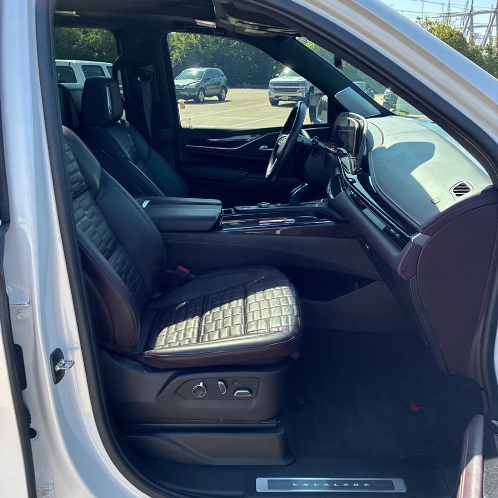 2023 Cadillac Escalade ESV Sport Platinum