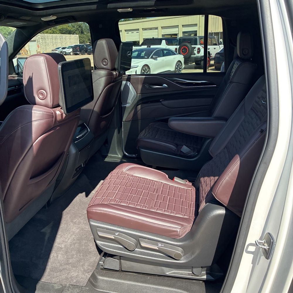 2023 Cadillac Escalade ESV Sport Platinum