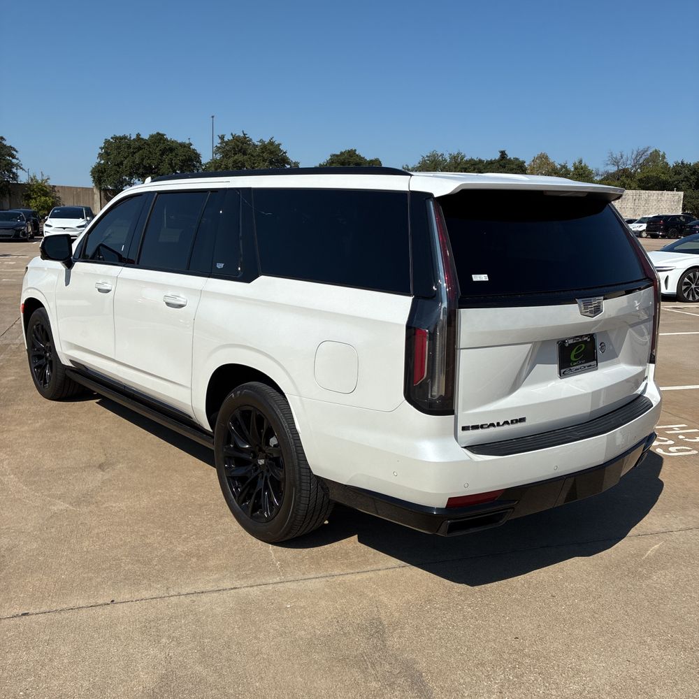 2023 Cadillac Escalade ESV Sport Platinum