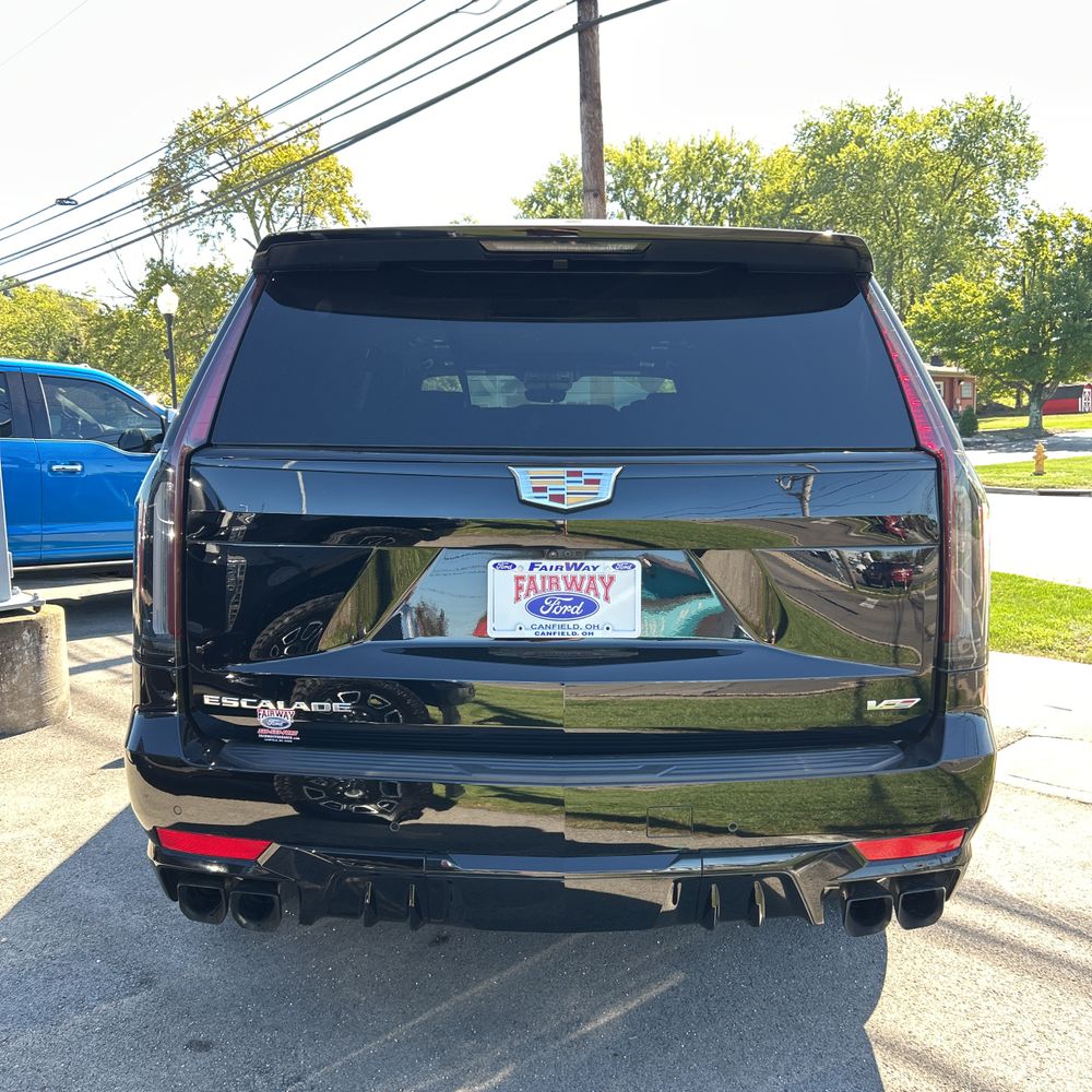 2023 Cadillac Escalade-V ESV Base
