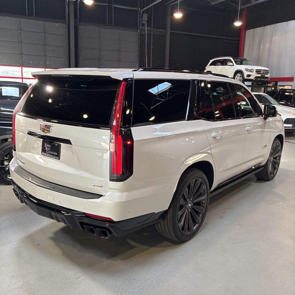 2025 Cadillac Escalade-V Base