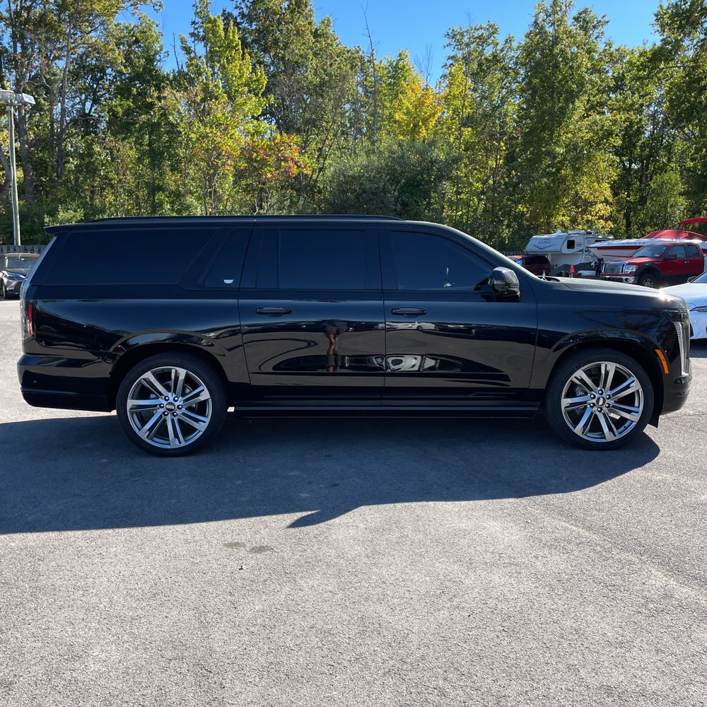 2025 Cadillac Escalade ESV Sport