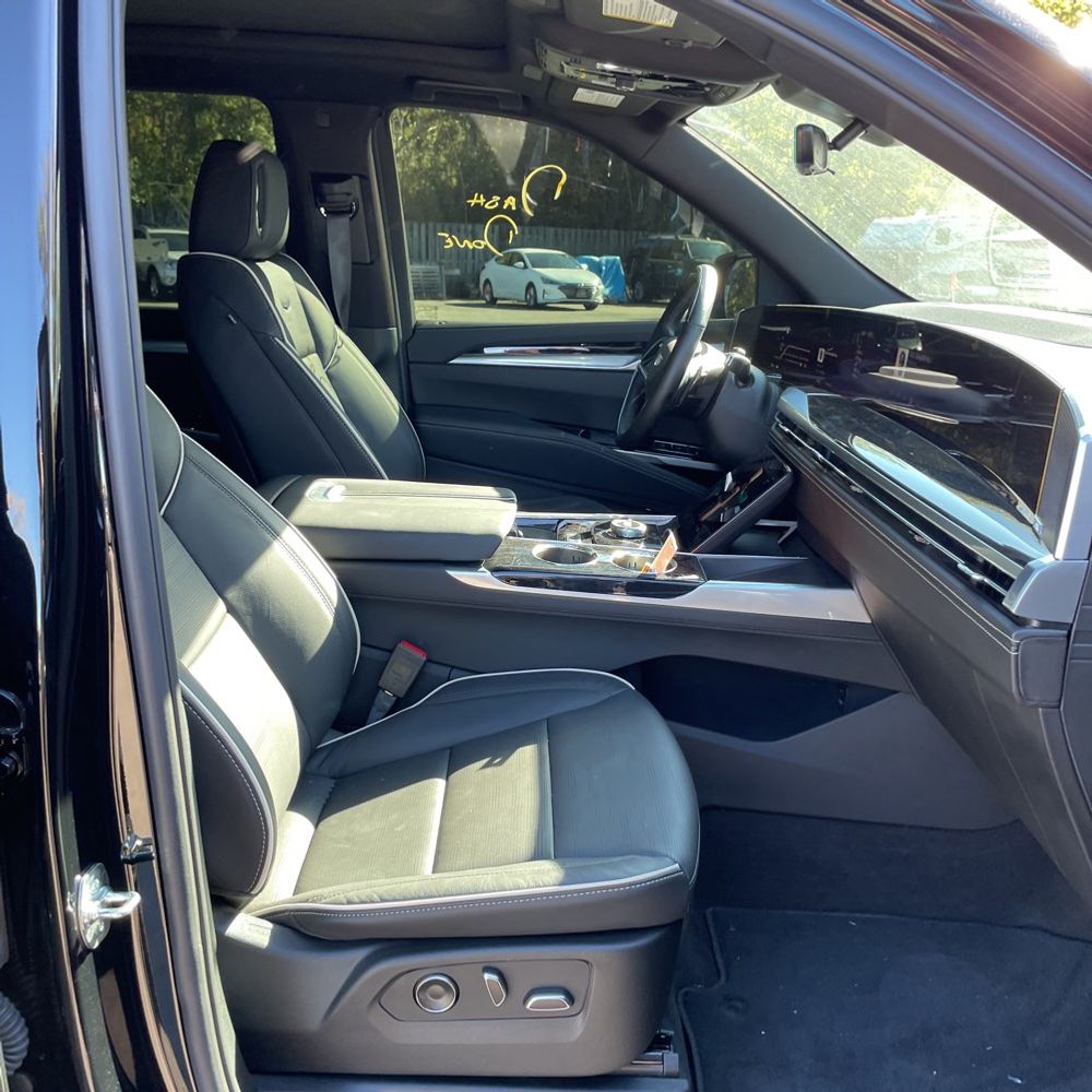 2025 Cadillac Escalade ESV Sport