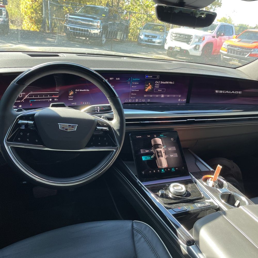 2025 Cadillac Escalade ESV Sport