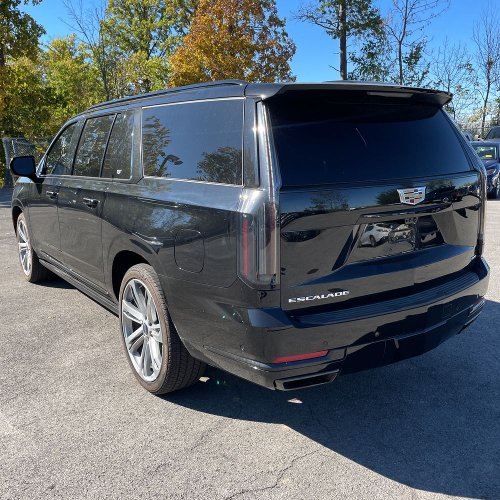 2025 Cadillac Escalade ESV Sport