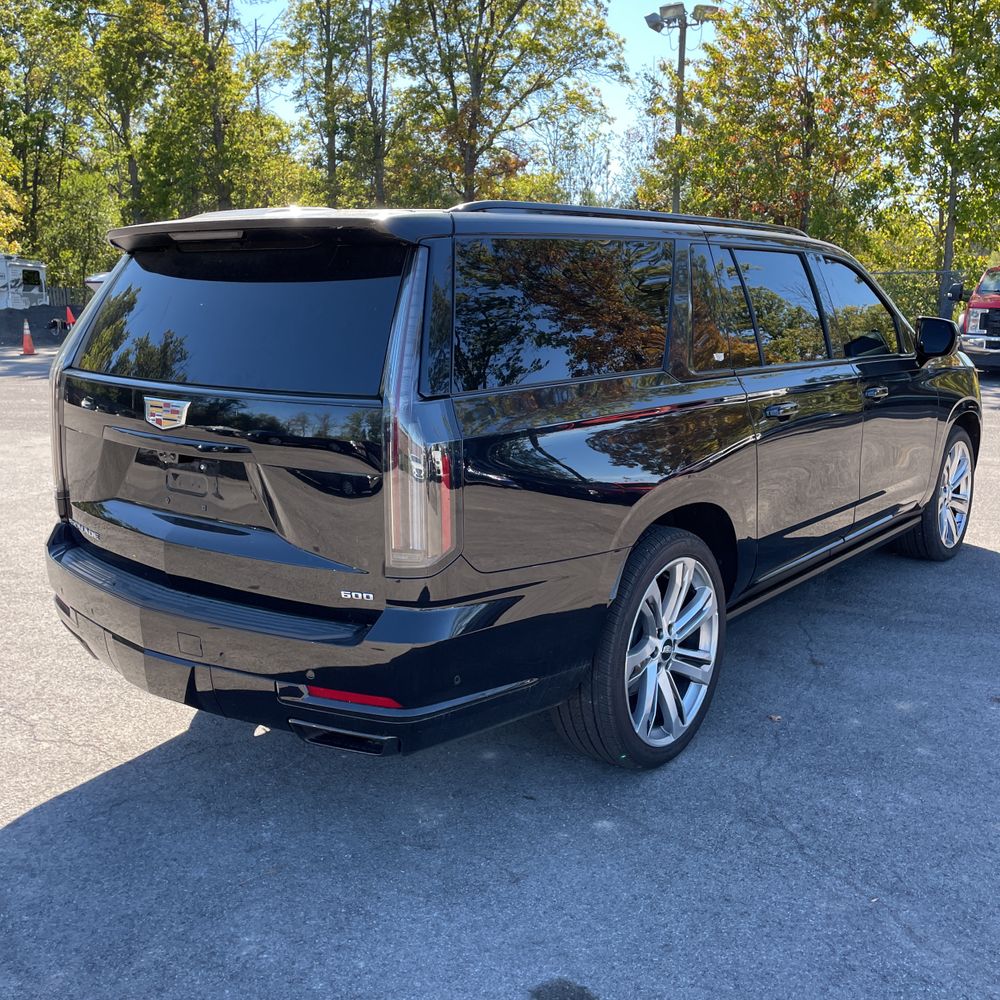 2025 Cadillac Escalade ESV Sport