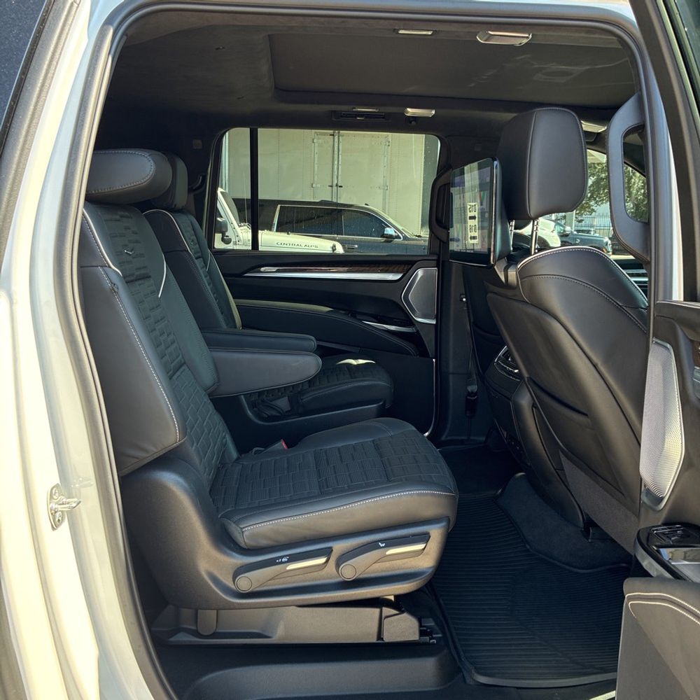 2025 Cadillac Escalade ESV Sport Platinum