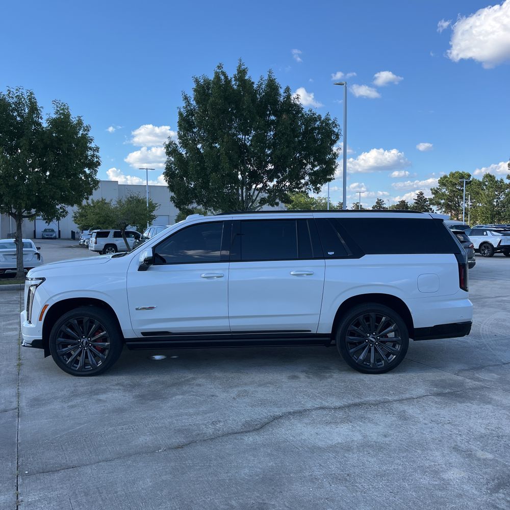 2025 Cadillac Escalade-V ESV Base