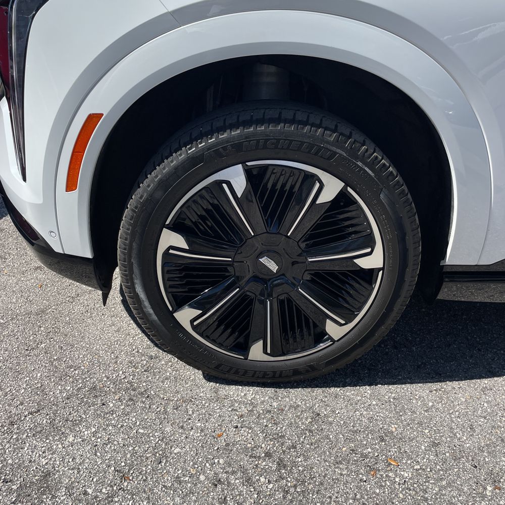 2025 Cadillac Escalade IQ Sport 1