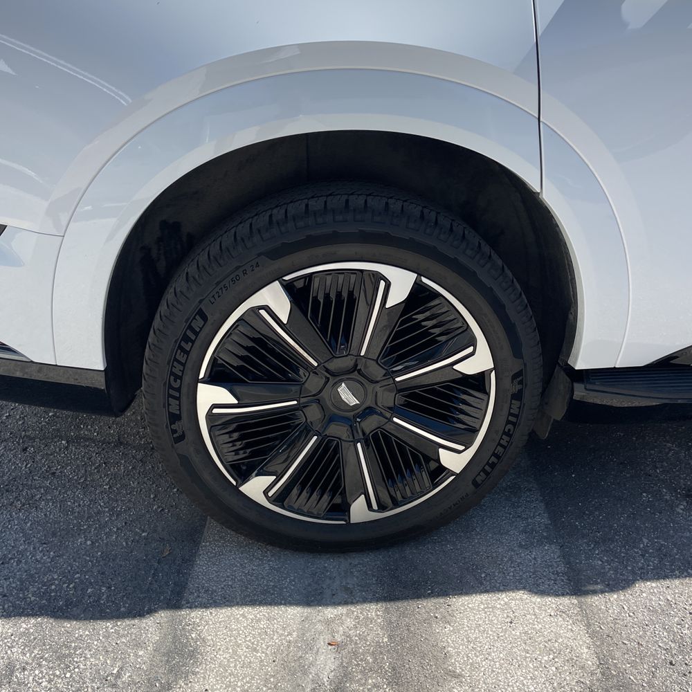 2025 Cadillac Escalade IQ Sport 1