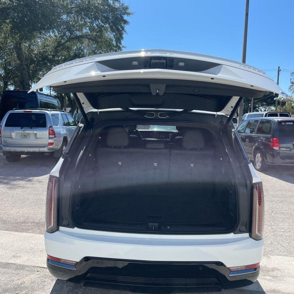 2025 Cadillac Escalade IQ Sport 1