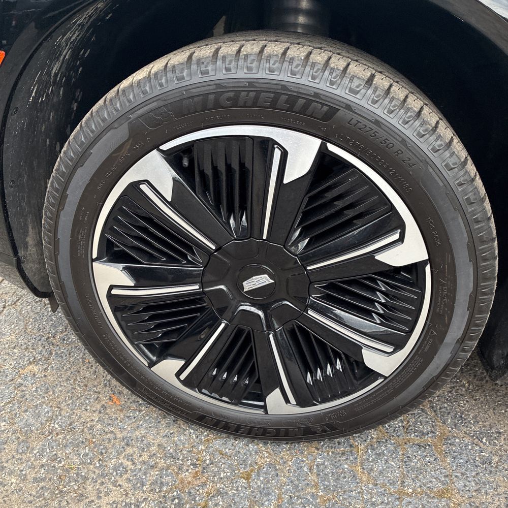 2025 Cadillac Escalade IQ Sport 2