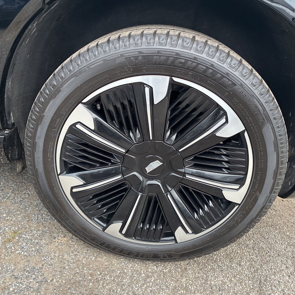 2025 Cadillac Escalade IQ Sport 2