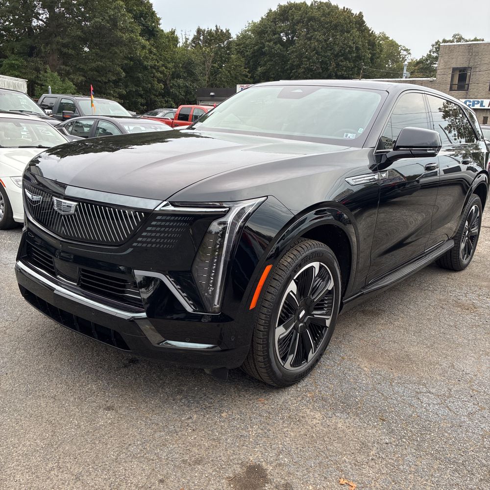 2025 Cadillac Escalade IQ Sport 2