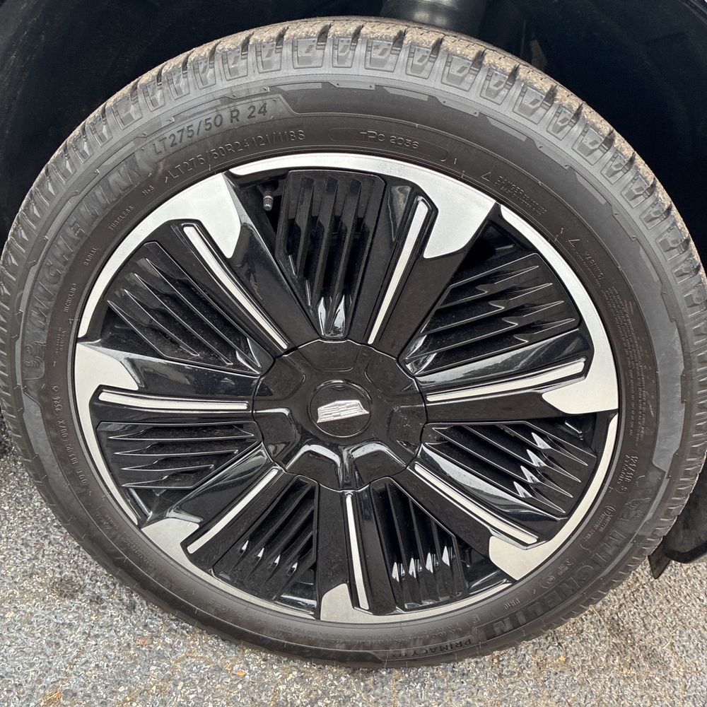 2025 Cadillac Escalade IQ Sport 2