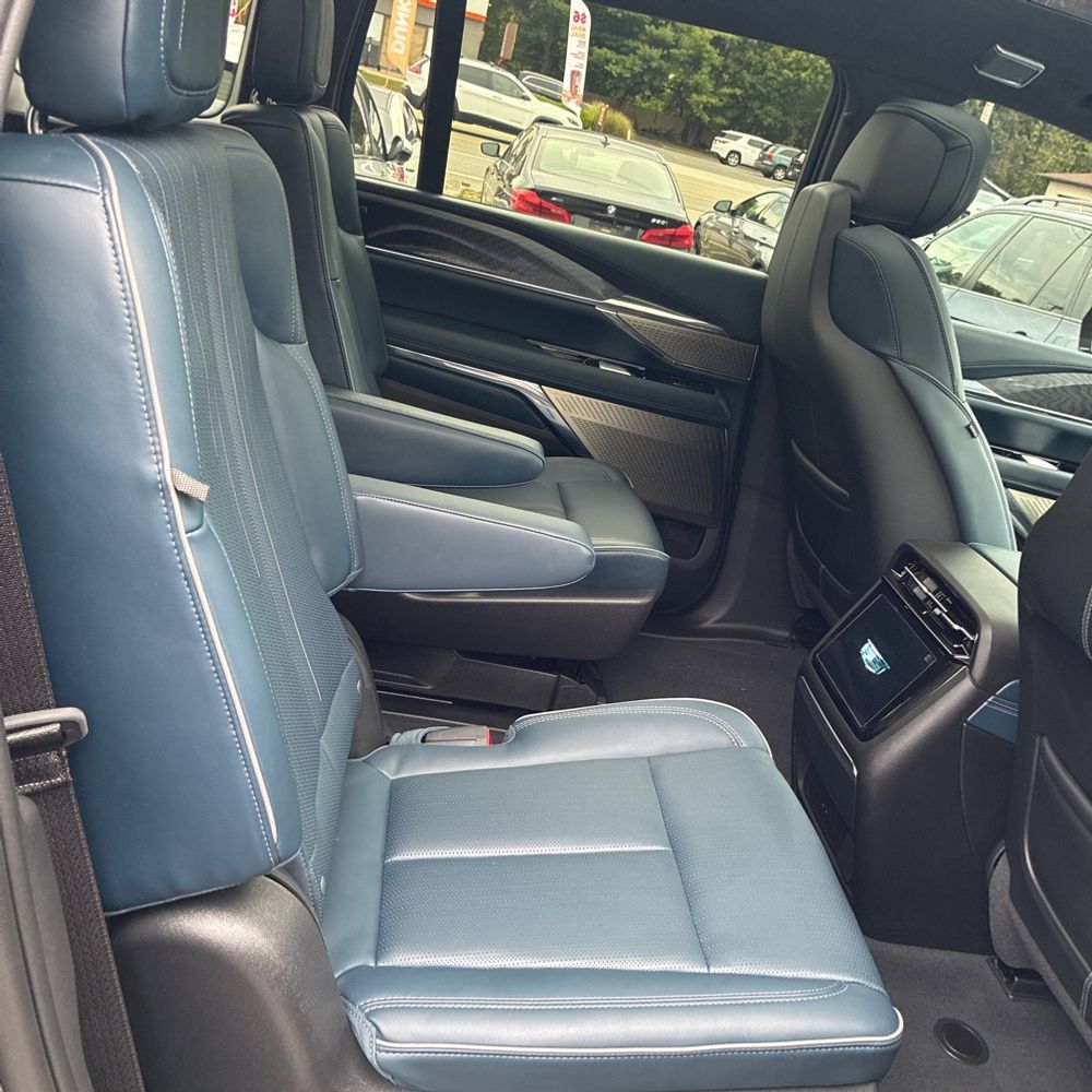 2025 Cadillac Escalade IQ Sport 2