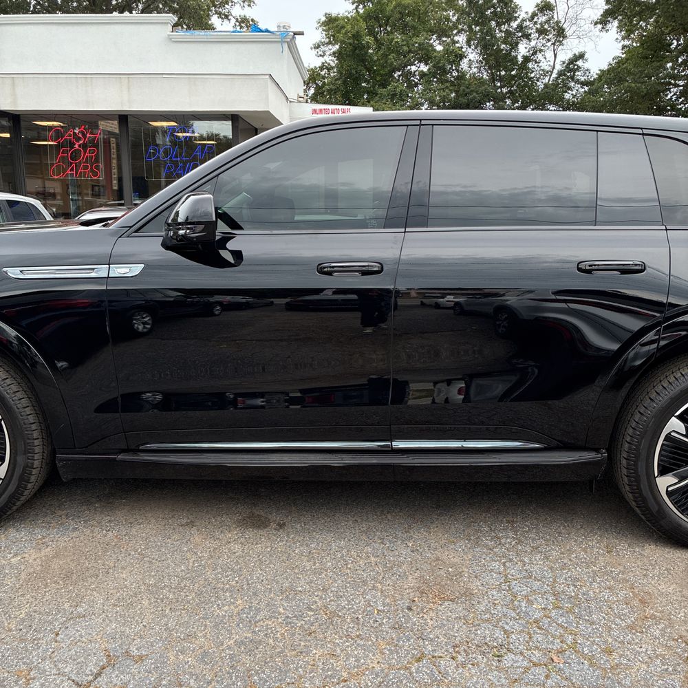 2025 Cadillac Escalade IQ Sport 2