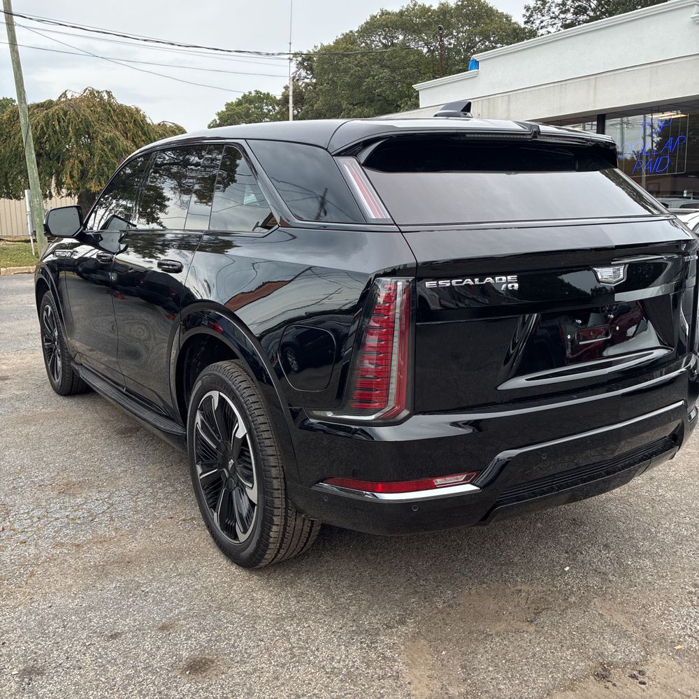 2025 Cadillac Escalade IQ Sport 2
