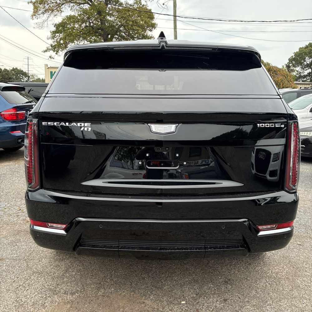 2025 Cadillac Escalade IQ Sport 2