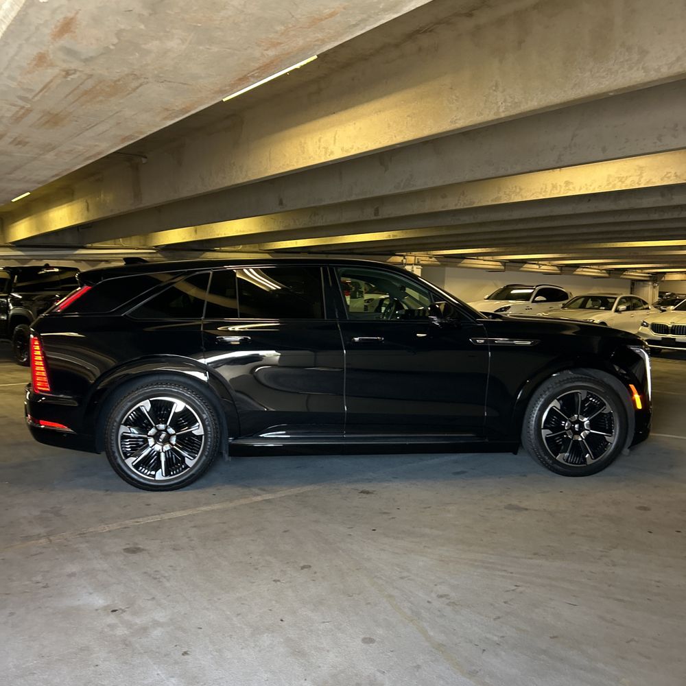 2025 Cadillac Escalade IQ Sport 2