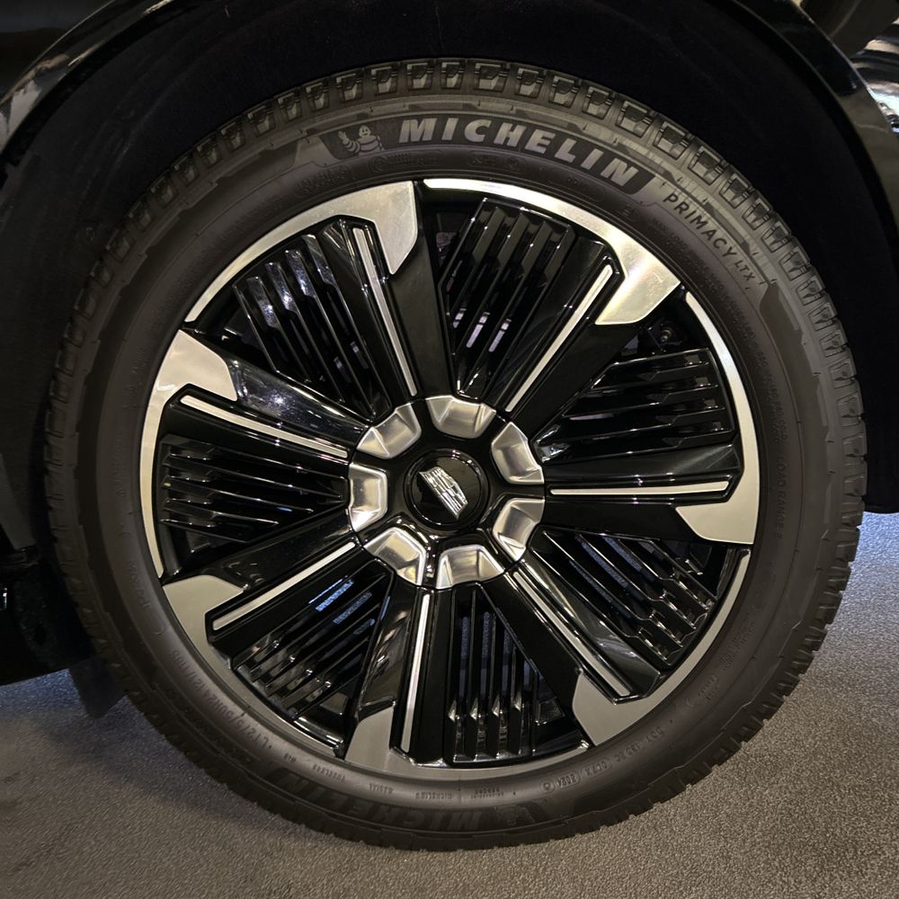 2025 Cadillac Escalade IQ Sport 2