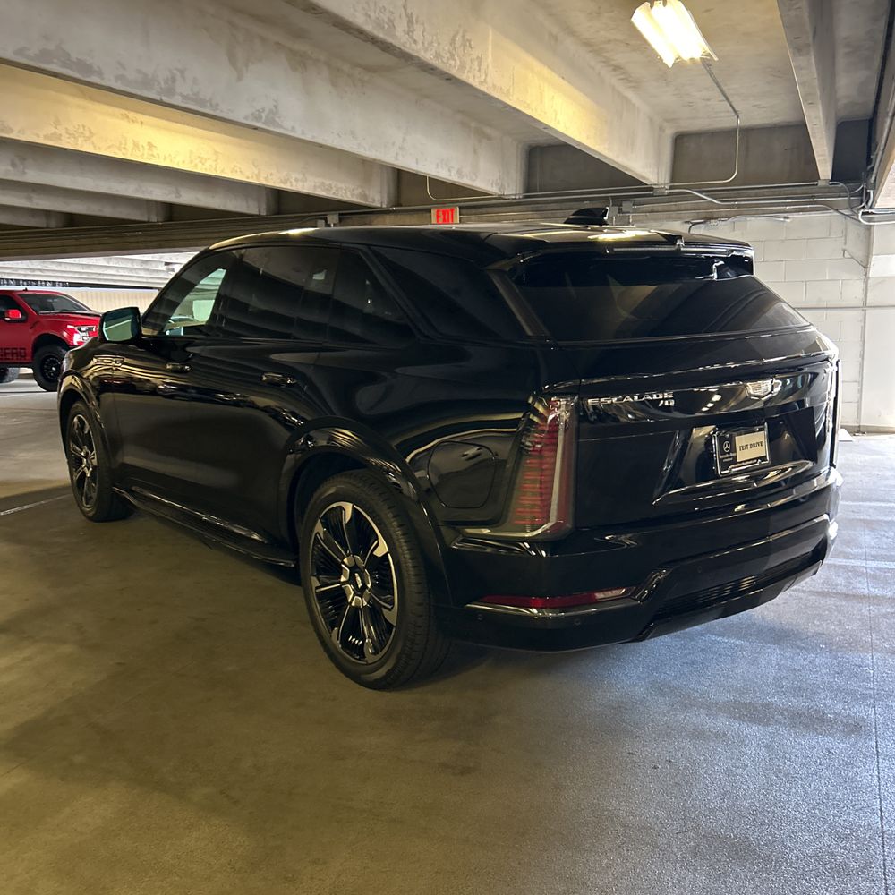 2025 Cadillac Escalade IQ Sport 2