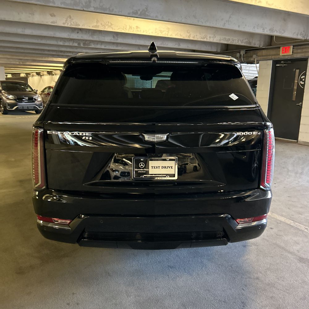 2025 Cadillac Escalade IQ Sport 2