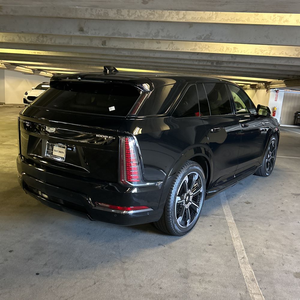 2025 Cadillac Escalade IQ Sport 2