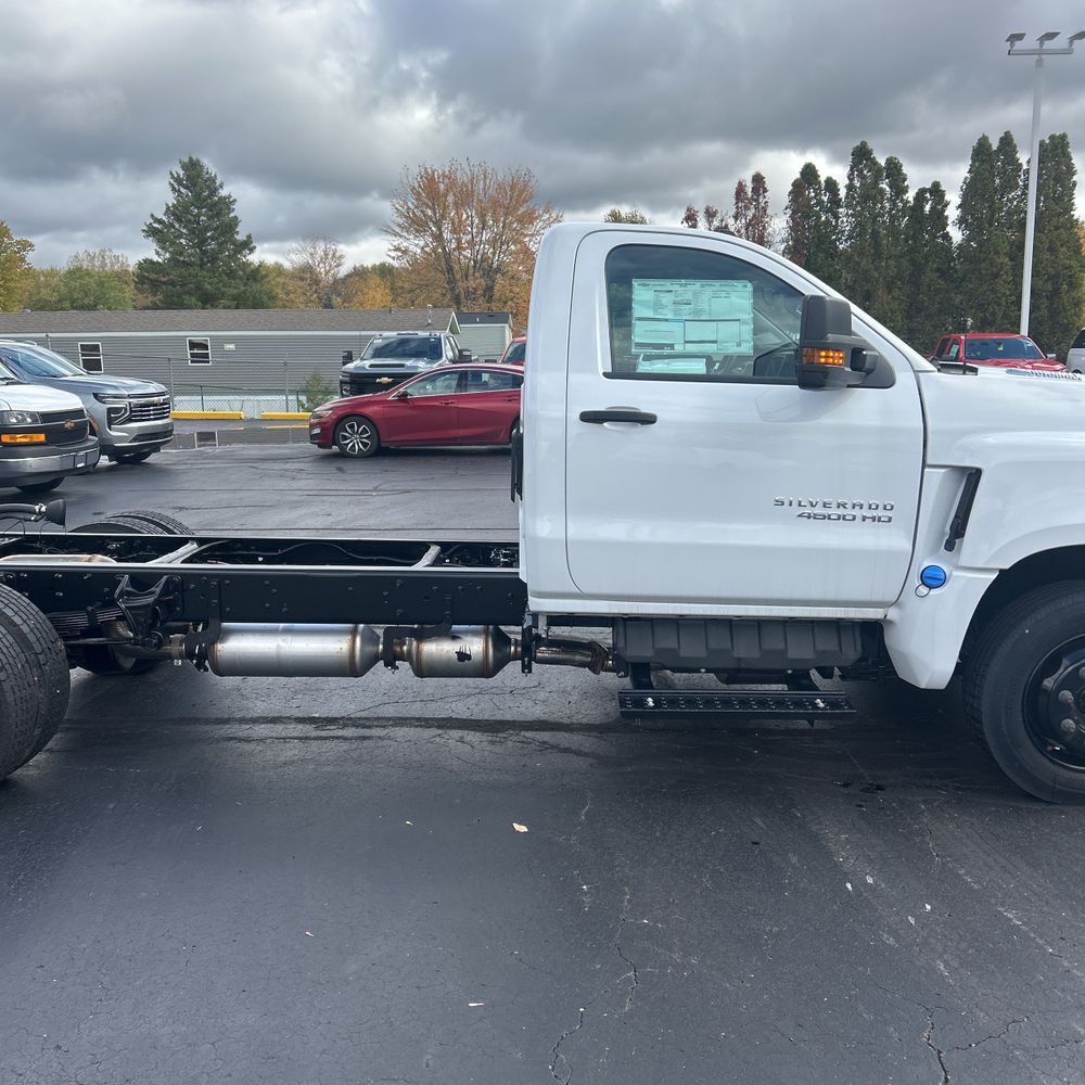 2024 Chevrolet Silverado 4500 W/T