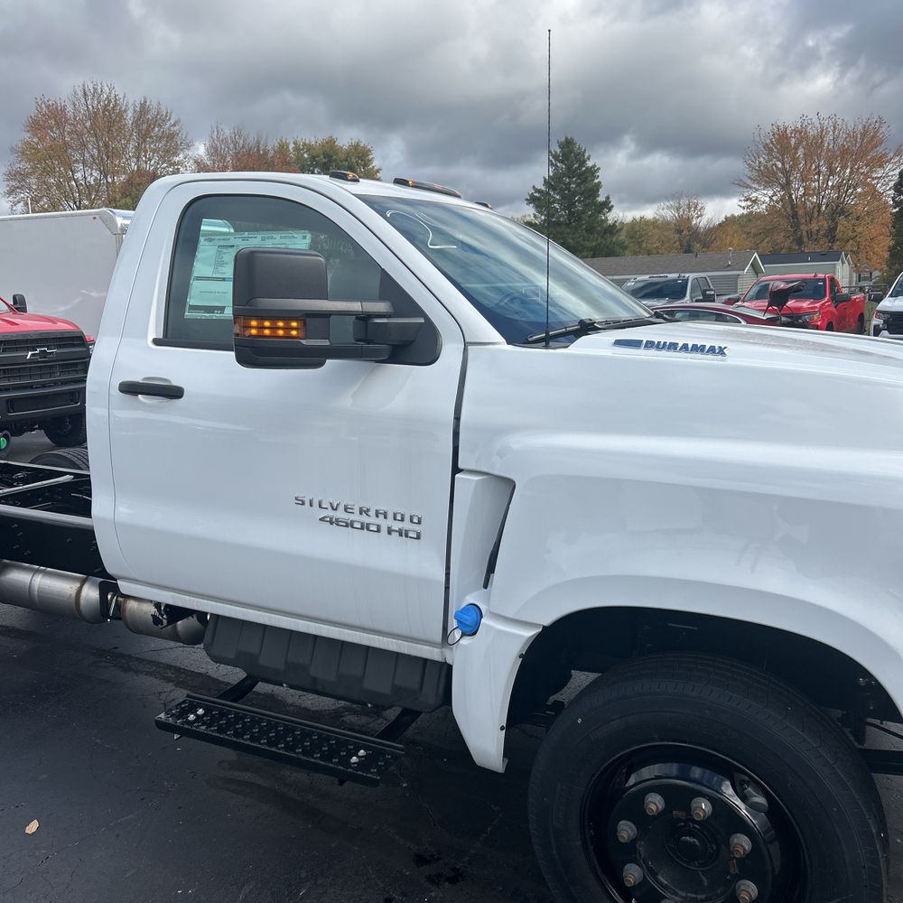 2024 Chevrolet Silverado 4500 W/T