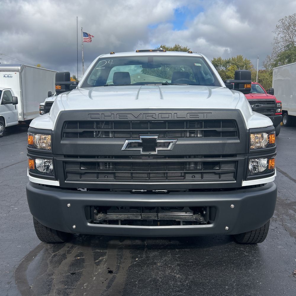2024 Chevrolet Silverado 4500 W/T