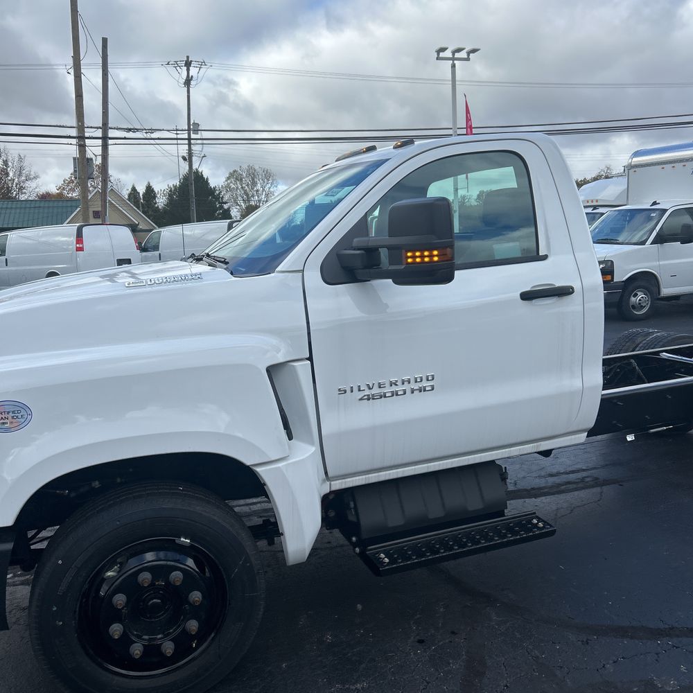 2024 Chevrolet Silverado 4500 W/T