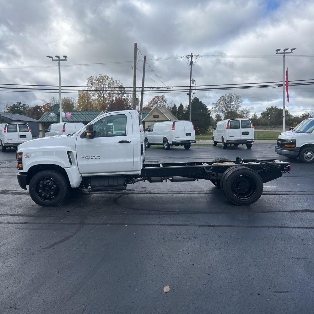 2024 Chevrolet Silverado 4500 W/T