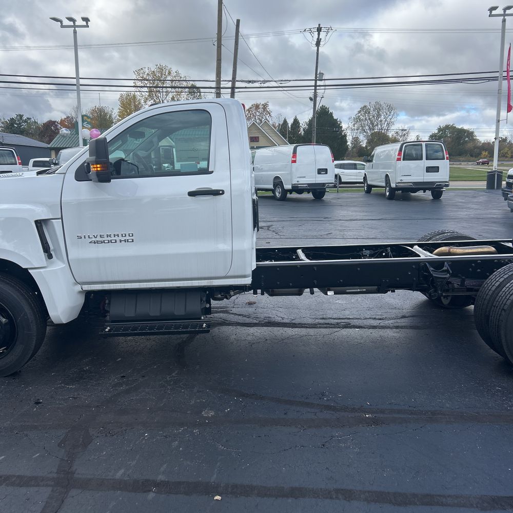 2024 Chevrolet Silverado 4500 W/T