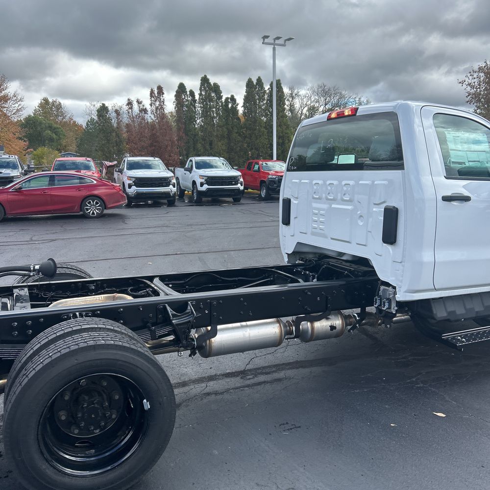 2024 Chevrolet Silverado 4500 W/T
