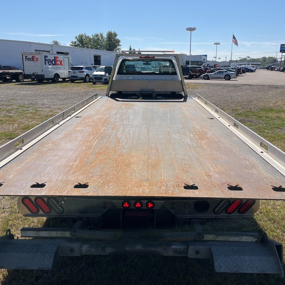 2022 Chevrolet Silverado 5500HD W/T