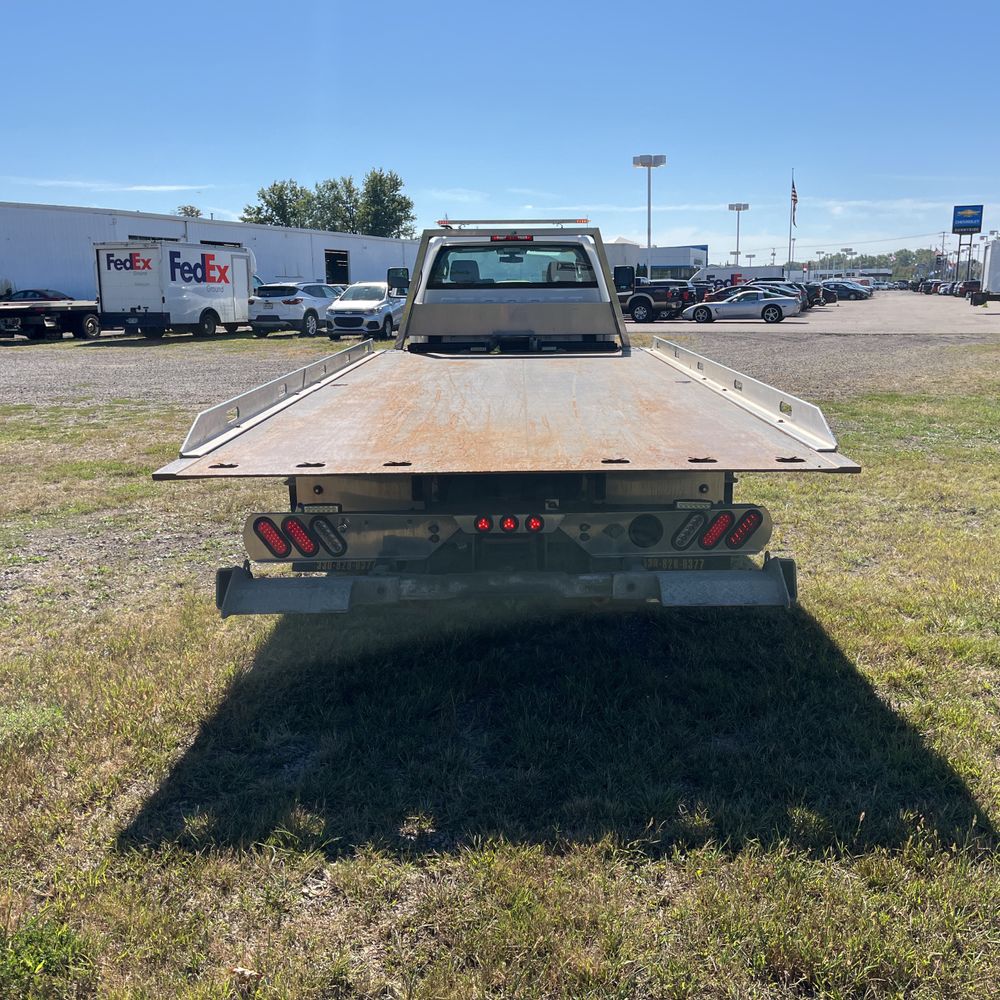 2022 Chevrolet Silverado 5500HD W/T