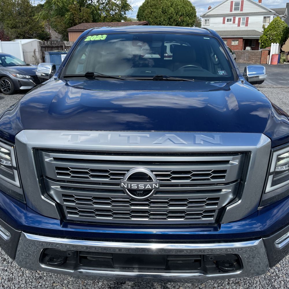2023 Nissan Titan Platinum