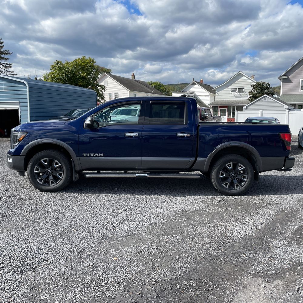 2023 Nissan Titan Platinum