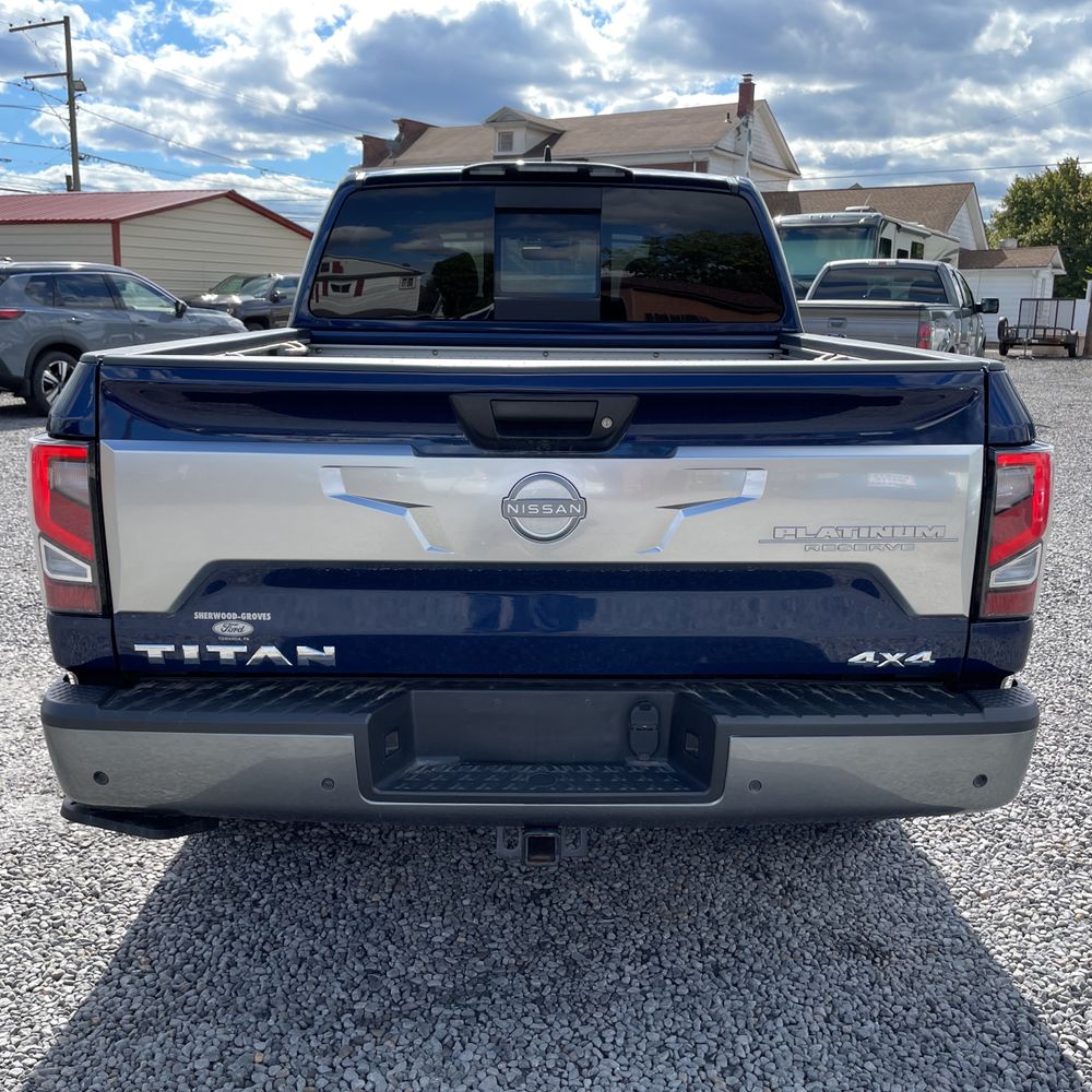 2023 Nissan Titan Platinum