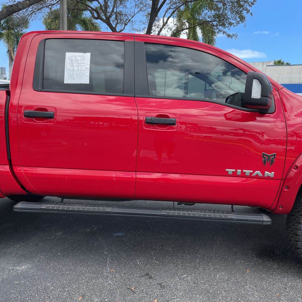 2023 Nissan Titan SV