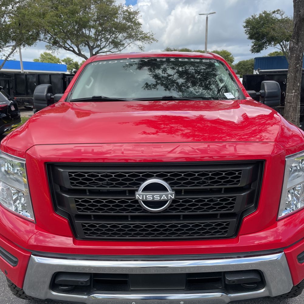 2023 Nissan Titan SV